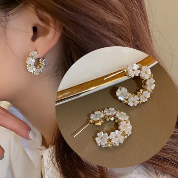 Jaapan ja Lõuna-Korea rhinestone pearl lill temperament on magus moes ja elegantne kõrvarõngas